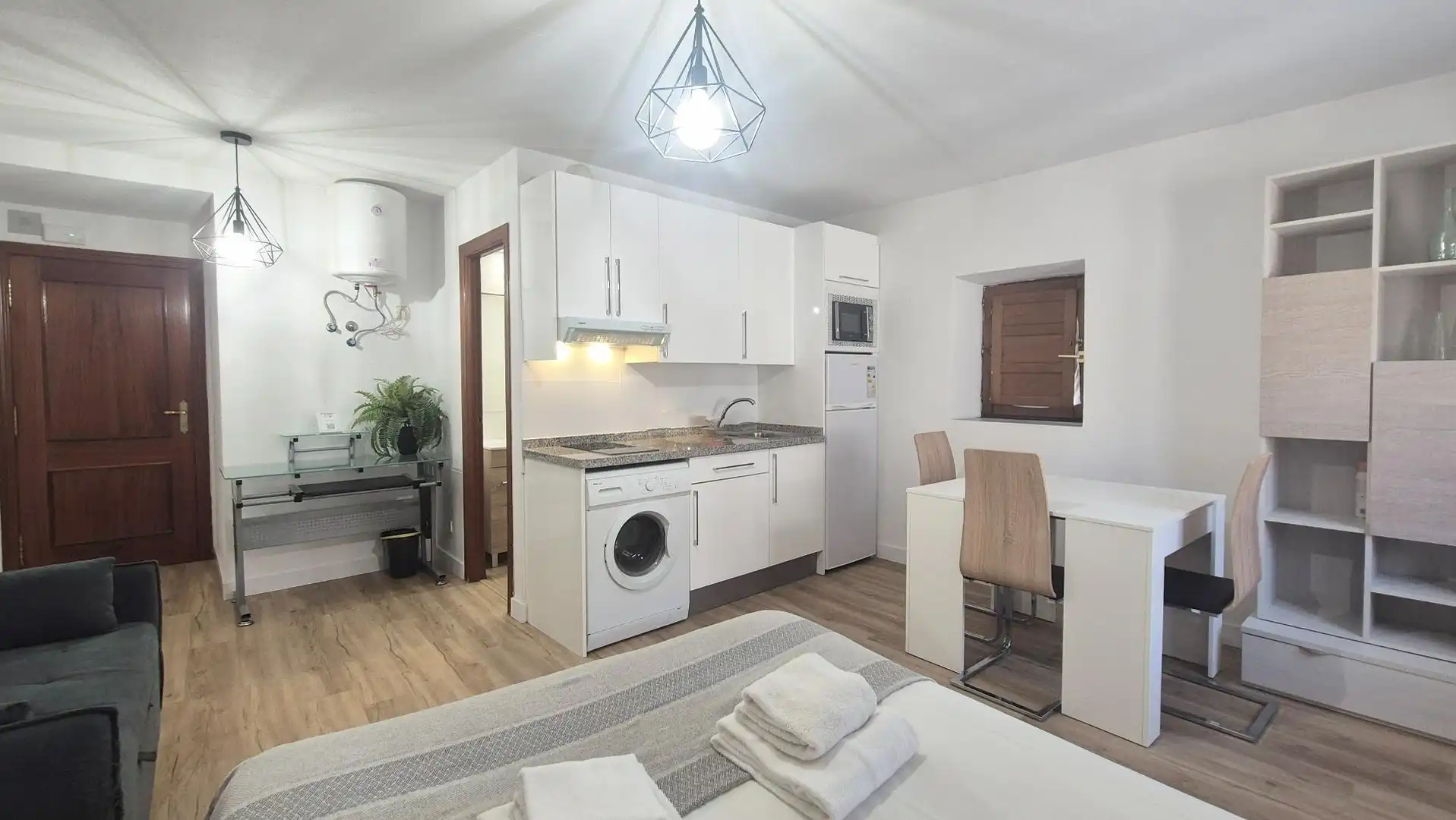 Kitchen of Study for rent in Salamanca  with Heating, Furnished and Balcony