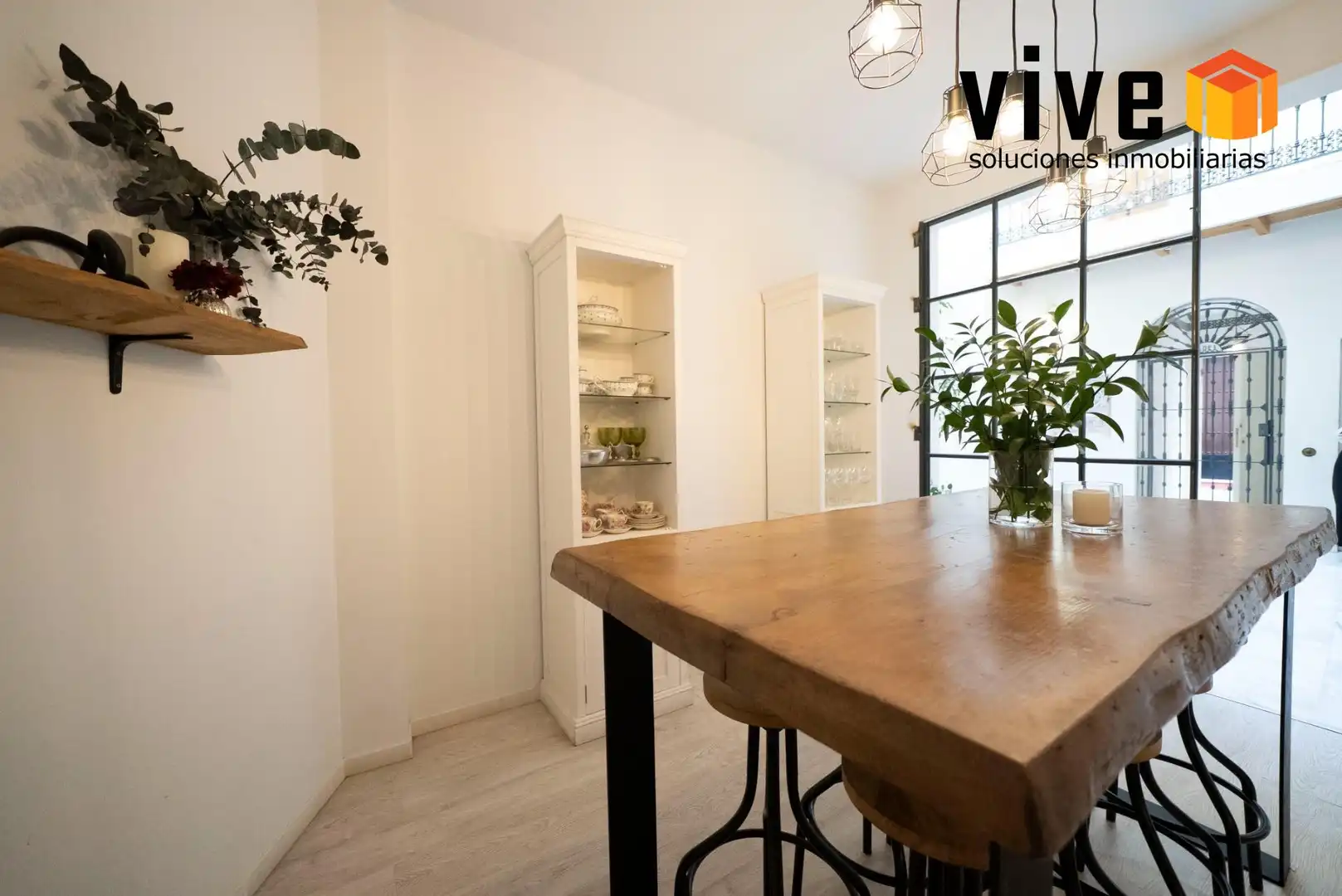 Comedor de Casa o chalet en venta en Sevilla con Aire acondicionado, Calefacción y Jardín privado