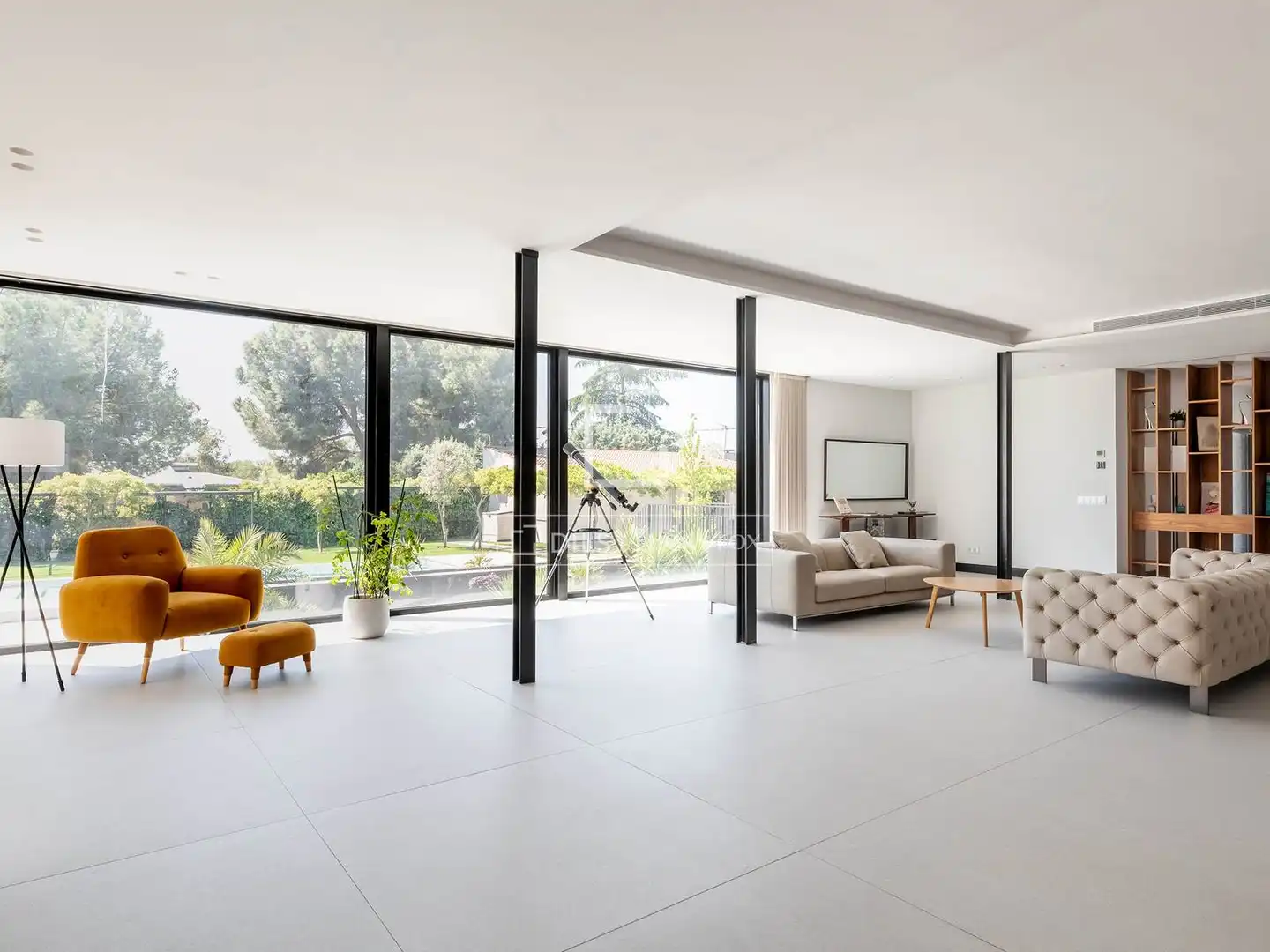 Sala d'estar de Casa o xalet en venda en Majadahonda amb Aire condicionat, Calefacció i Jardí privat