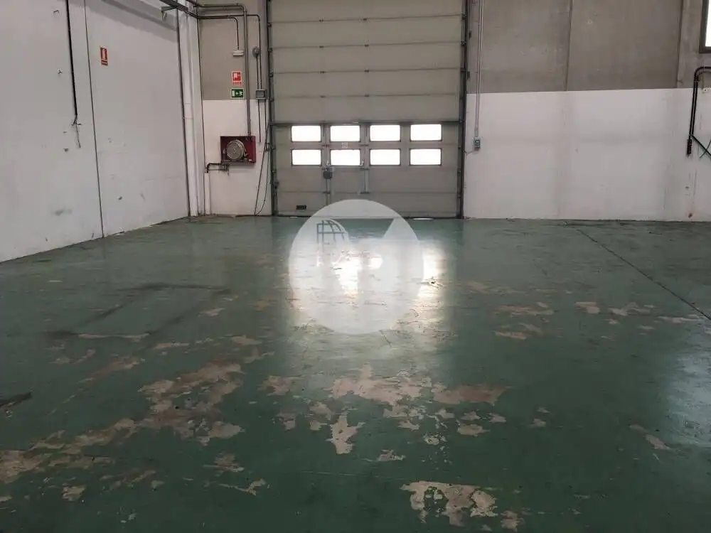 Nave industrial en venta en Barberà del Vallès