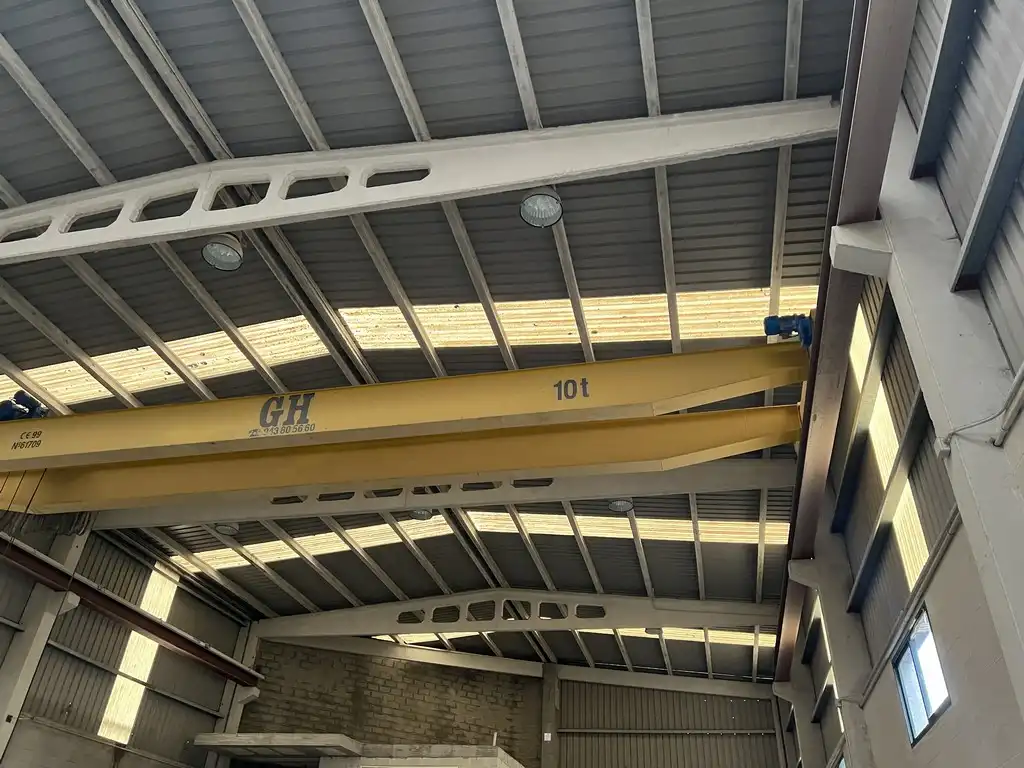Exterior view of Industrial buildings for rent in Cambre 