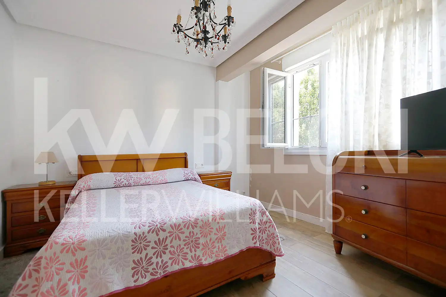 Habitación de Piso en venta en Irun  con Calefacción, Trastero y Balcón