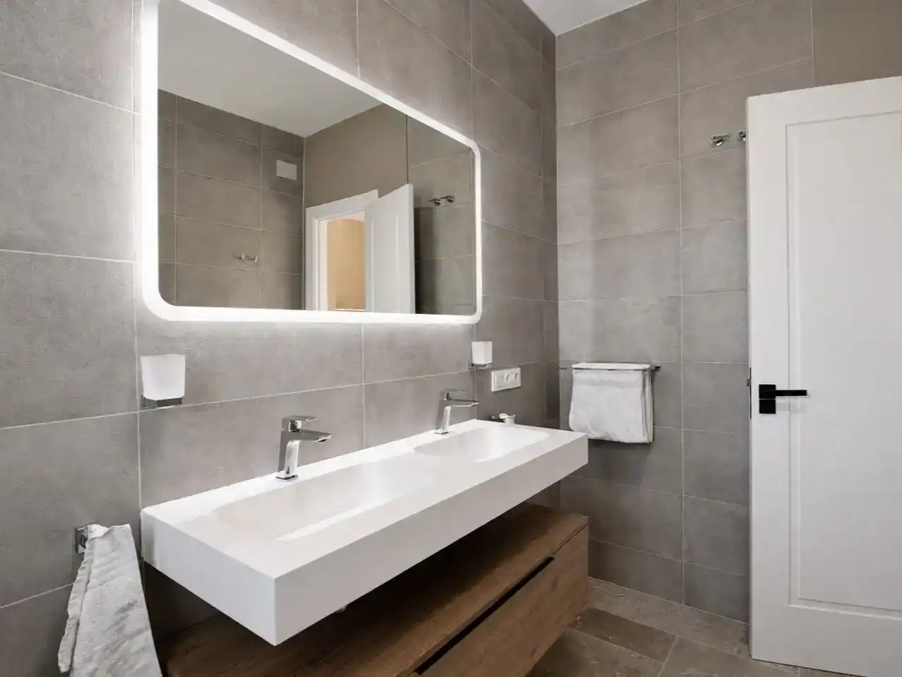 Baño de Piso en venta en Aljaraque con Aire acondicionado, Jardín privado y Trastero