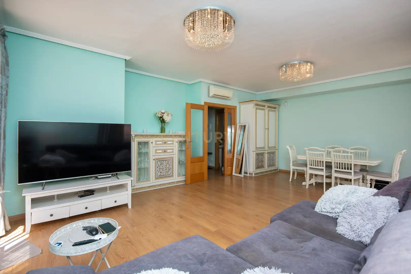 Sala de estar de Casa adosada en venta en Alicante / Alacant con Aire acondicionado, Balcón y Piscina comunitaria