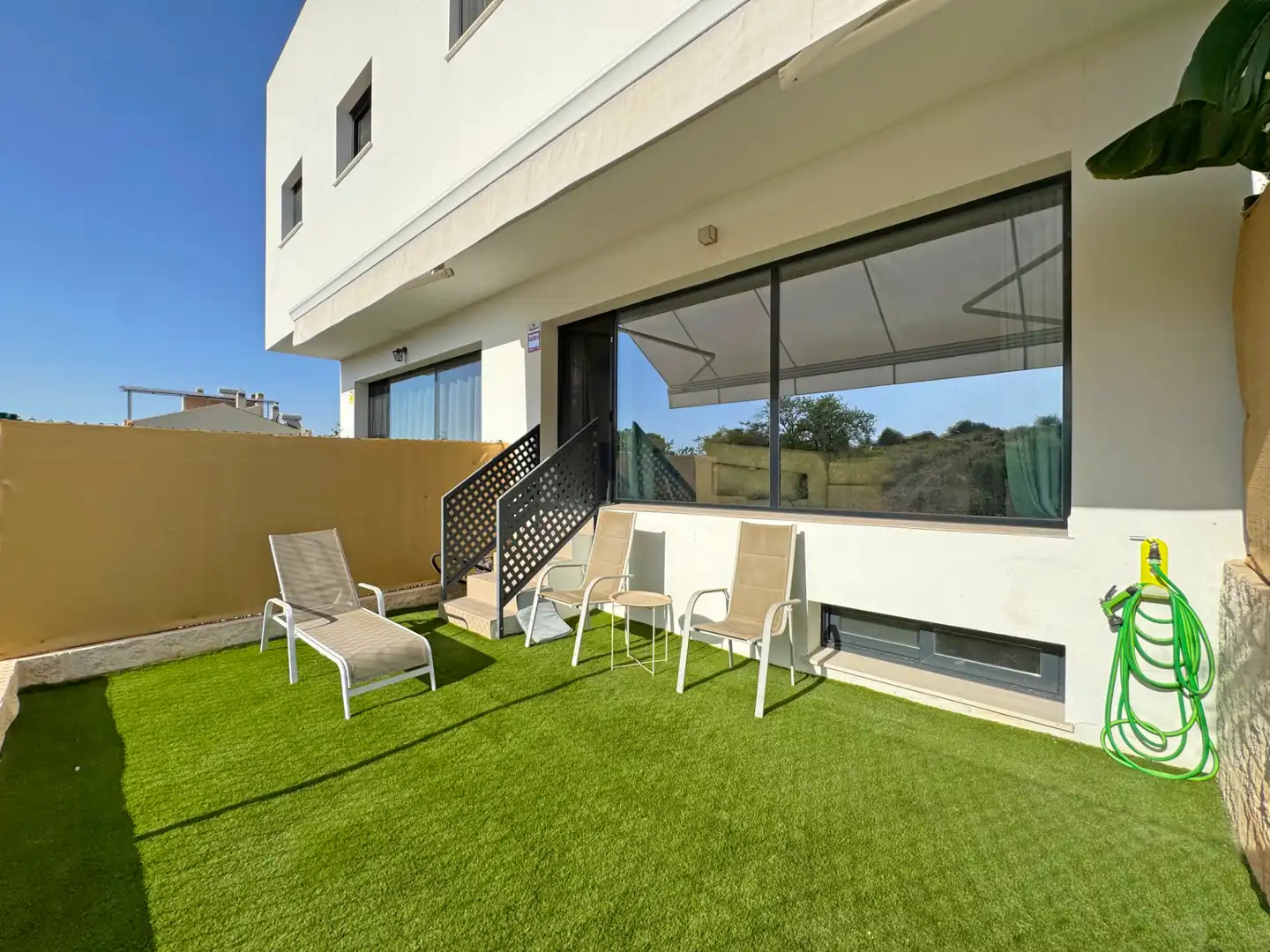 Terrassa de Casa adosada en venda en Alhaurín de la Torre amb Aire condicionat, Calefacció i Jardí privat