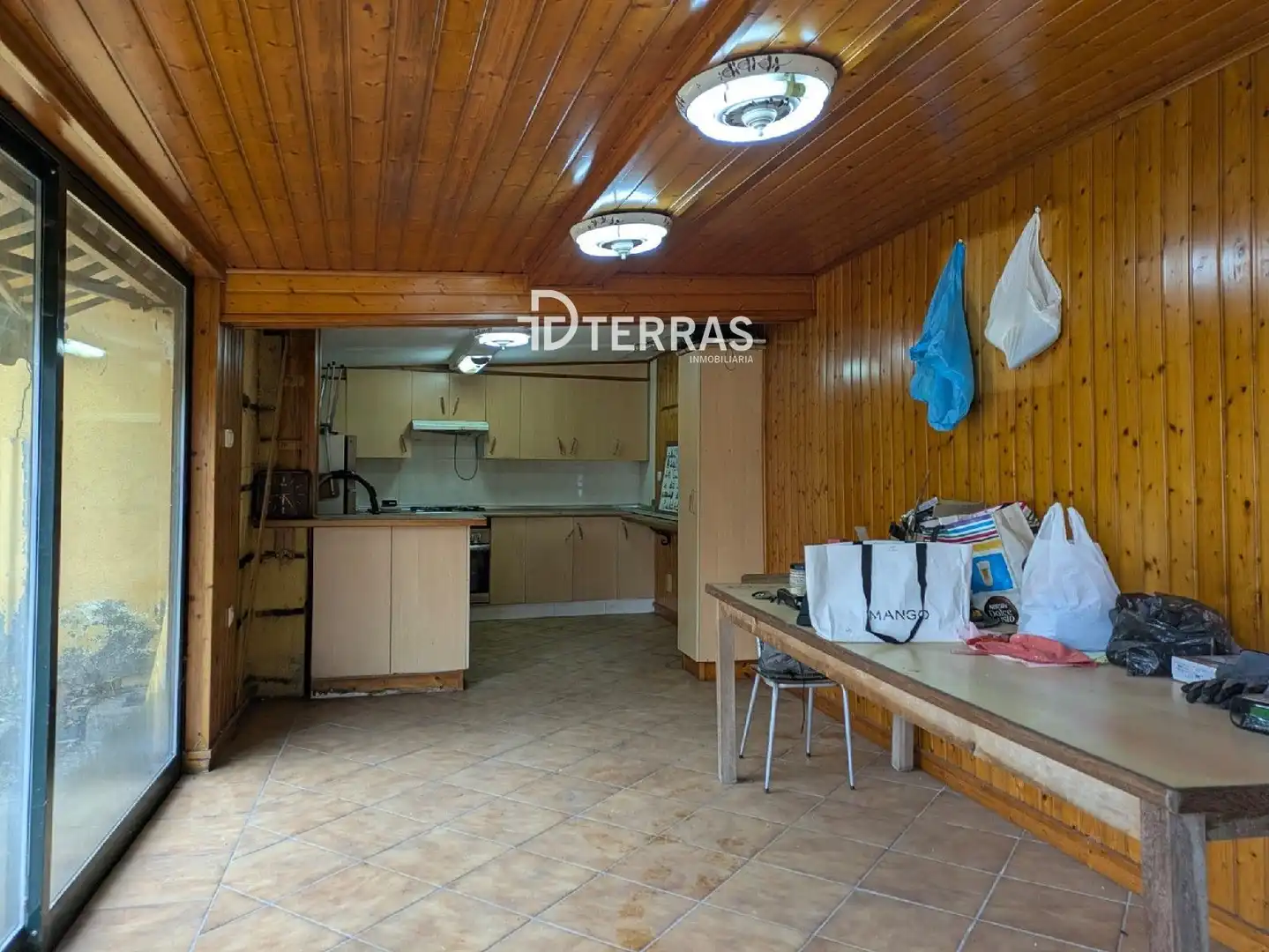 Cuina de Casa o xalet en venda en Pontevedra Capital  amb Jardí privat i Terrassa