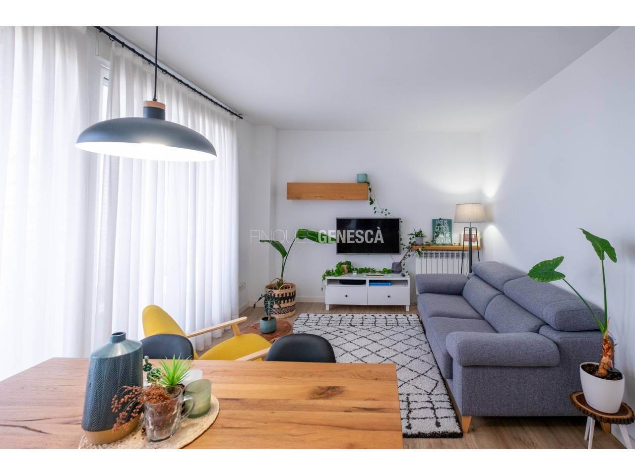 Living room of Flat for sale in Sant Cugat del Vallès  with Air Conditioner, Heating and Parquet flooring