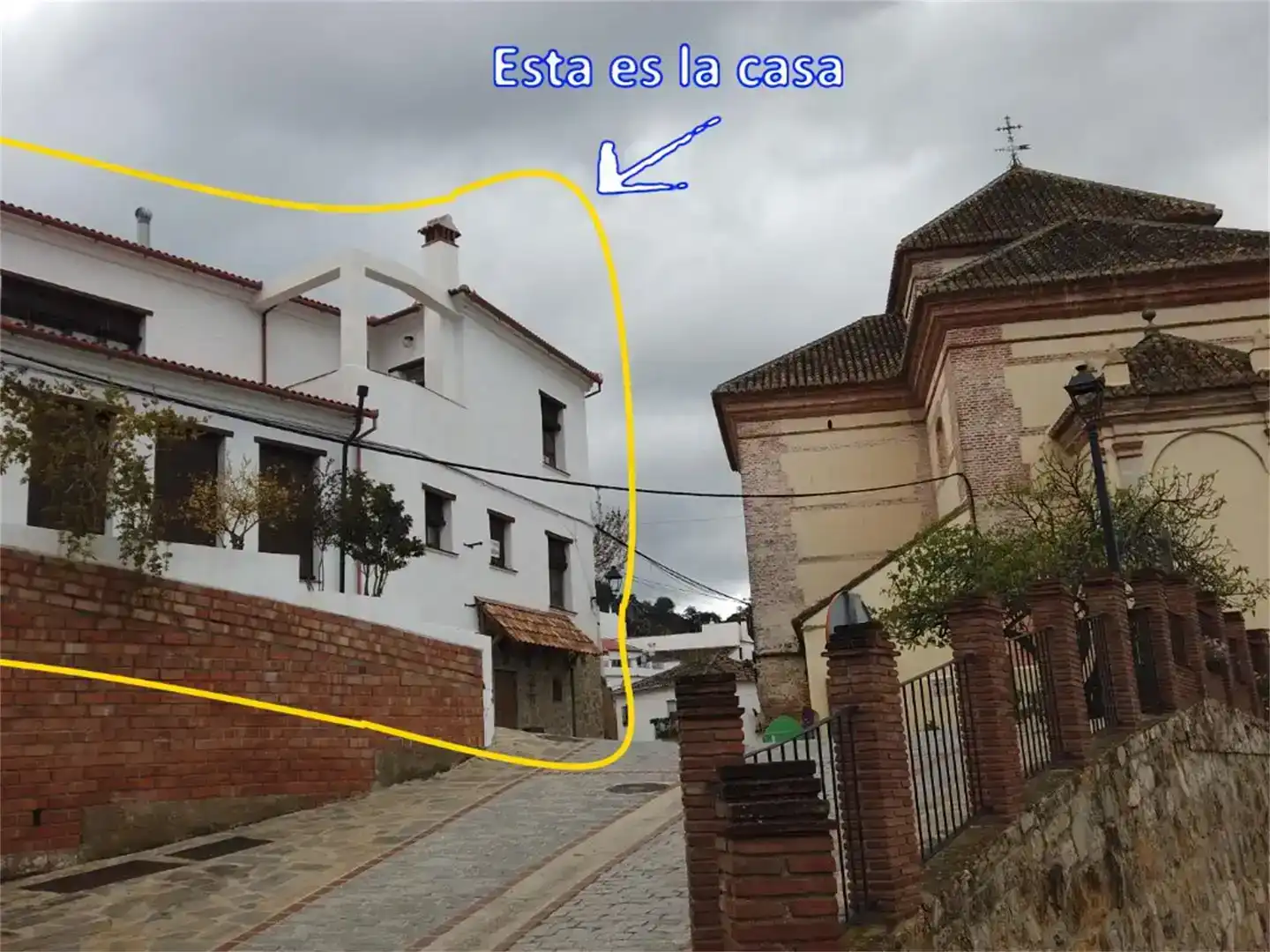 Vista exterior de Casa adosada en venda en Alpandeire amb Aire condicionat, Jardí privat i Parquet