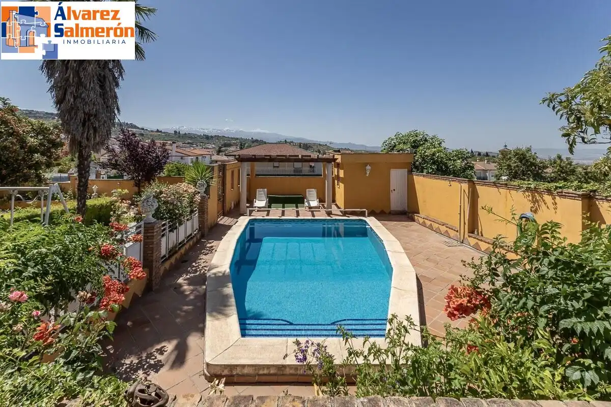 Chalet con terraza en venta en Calle ESCALERILLAS
