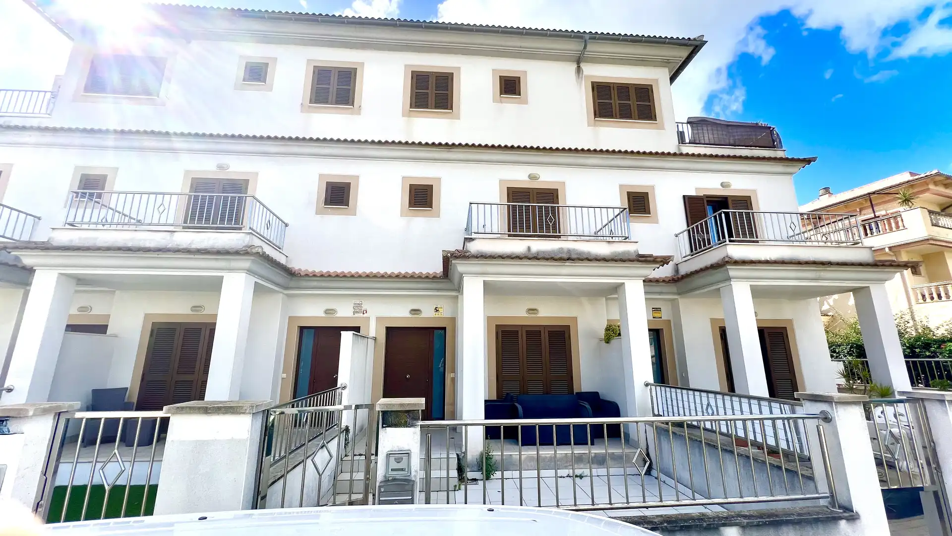 Vista exterior de Casa adosada en venda en Alcúdia amb Aire condicionat, Terrassa i Moblat