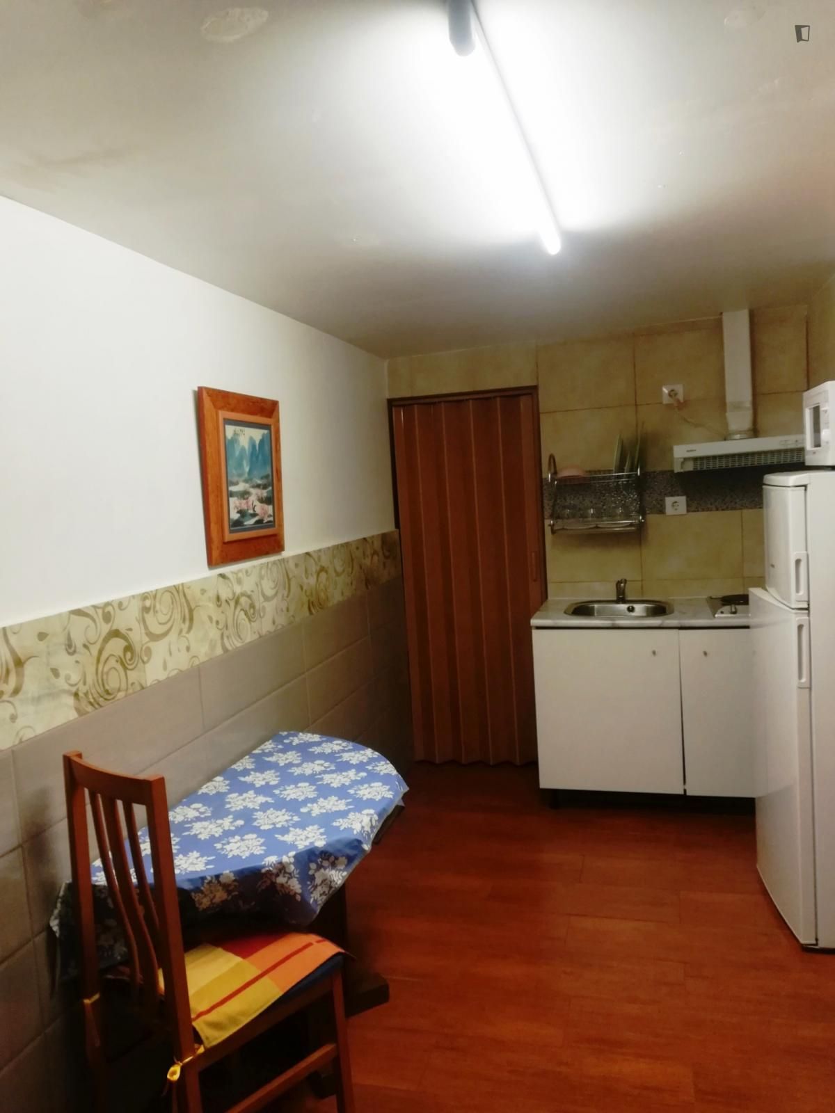 Kitchen of Study to rent in L'Hospitalet de Llobregat  with Air Conditioner, Heating and Furnished