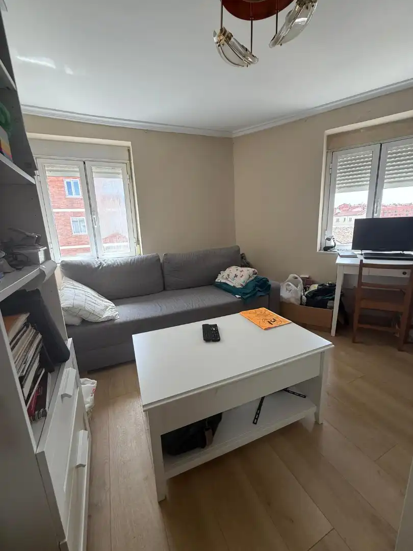 Sala d'estar de Pis en venda en Burgos Capital amb Calefacció i Moblat