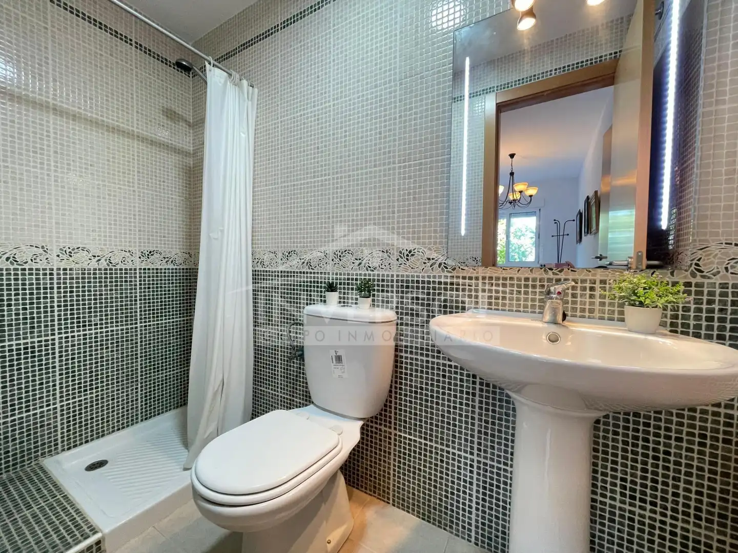 Baño de Piso en venta en El Ejido con Terraza, Amueblado y Horno