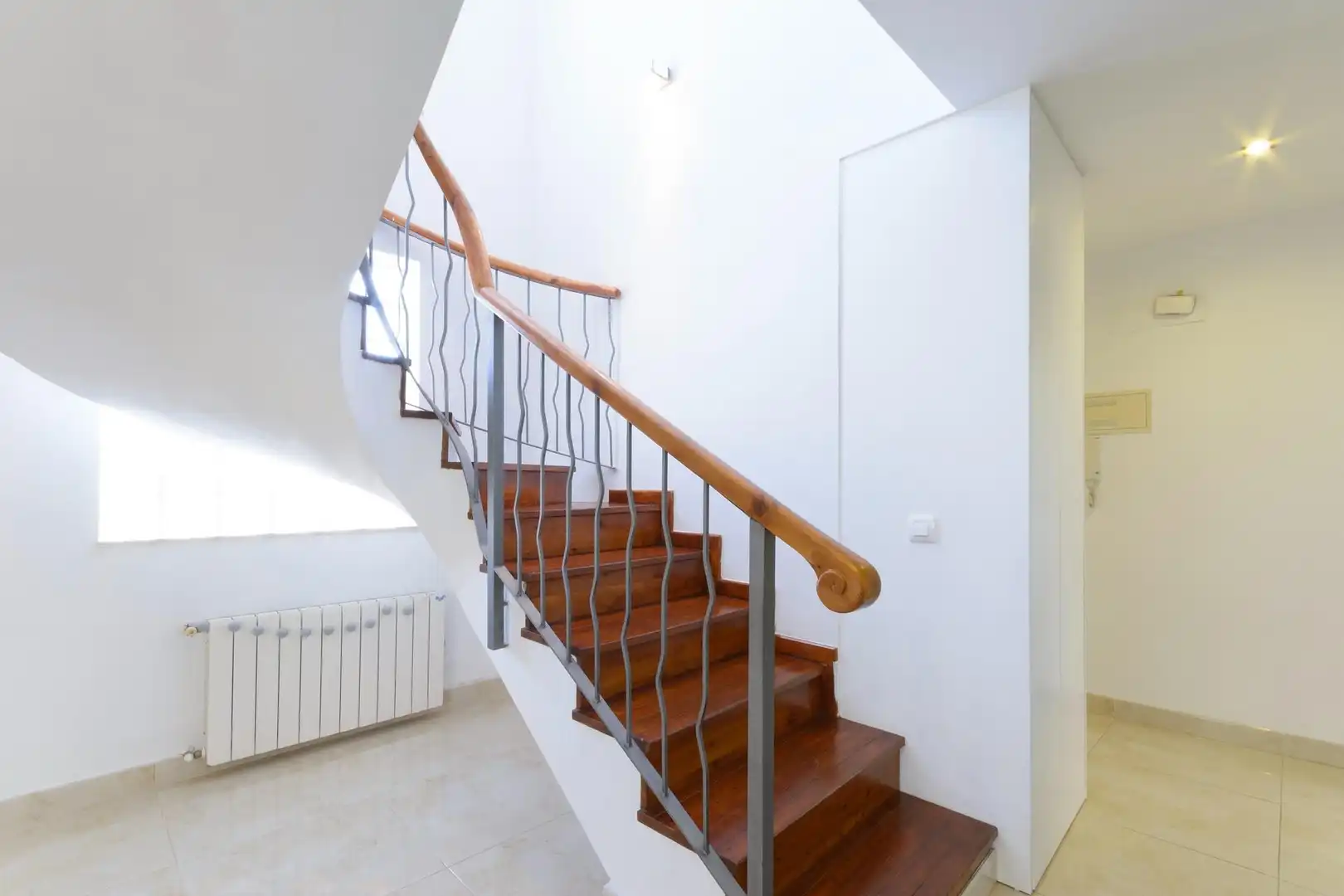 Maisonette zum Verkauf in Gandia mit Klimaanlage, Heizung und Privatgarten
