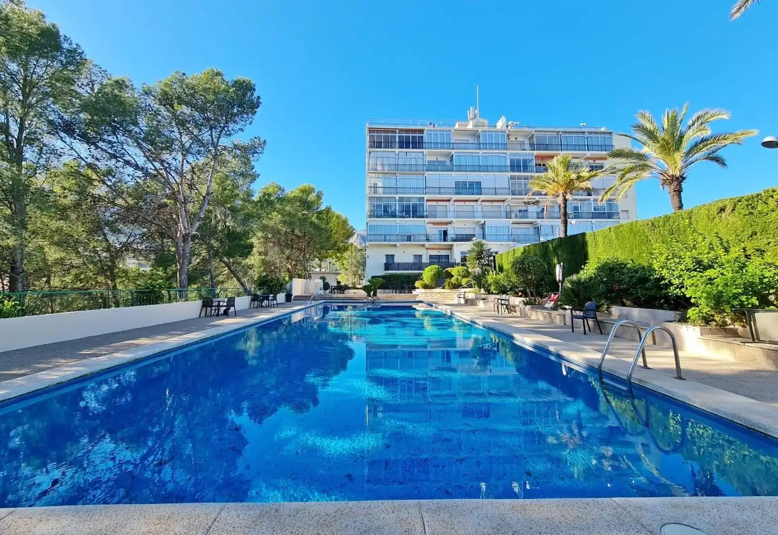 Piscina de Apartament en venda en La Nucia amb Piscina comunitària