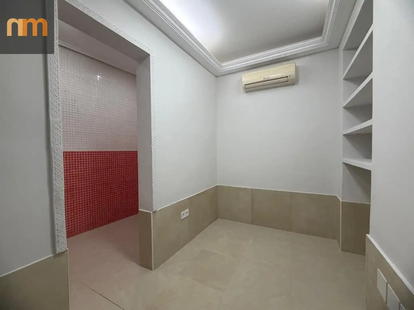 Ground floor for sale in Madrid  with Air Conditioner and Heating