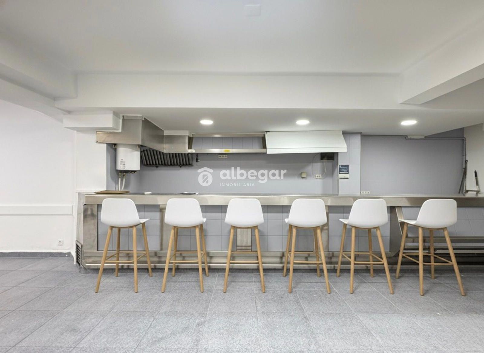 Kitchen of Premises for sale in  Valencia Capital