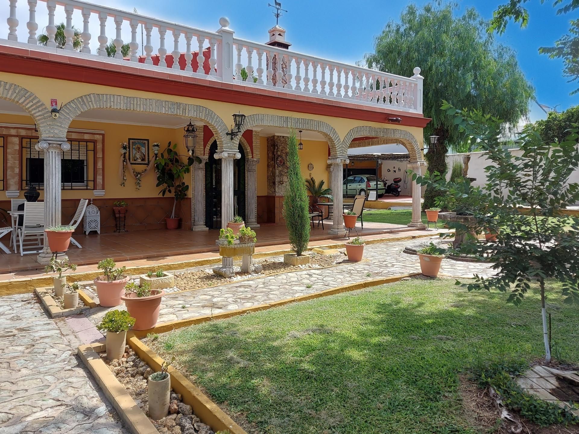 Jardí de Casa o xalet en venda en Alcalá de Guadaira amb Terrassa, Piscina i Piscina comunitària