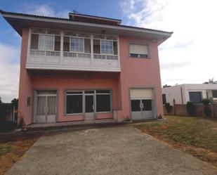 Vista exterior de Casa o xalet en venda en Ponteceso amb Terrassa i Balcó