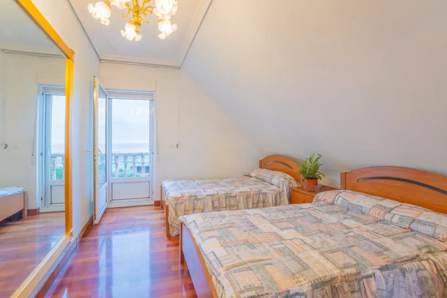 Bedroom of Houses for sale in Cueto