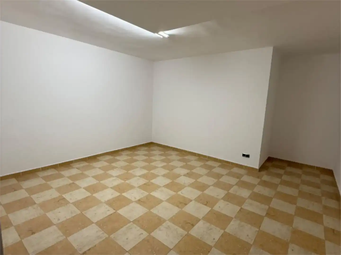 Commercial properties for rent in Ermua, Bizkaia