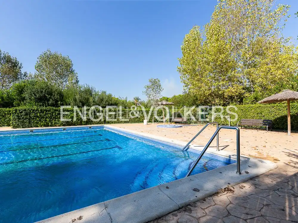 Piscina de Pis en venda en Valencia amb Aire condicionat, Calefacció i Terrassa