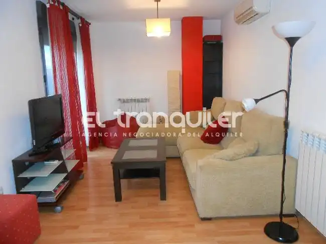Sala d'estar de Àtic de lloguer en Madrid amb Aire condicionat, Terrassa i Traster
