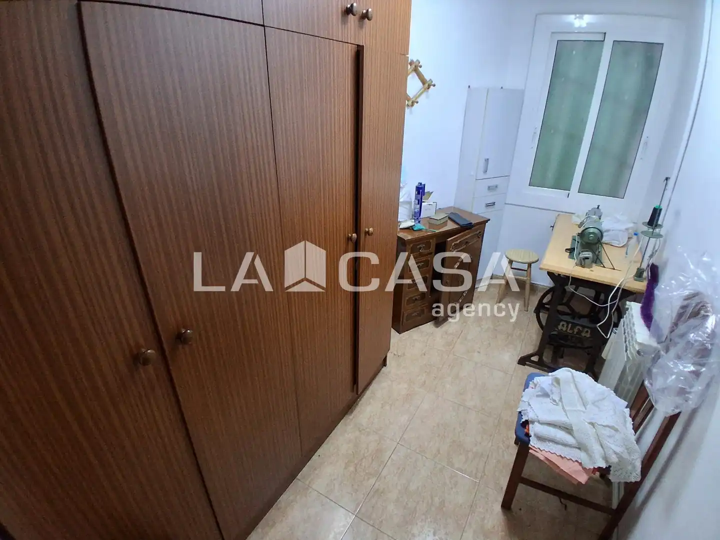 Piso en venta en Santa Coloma de Gramenet con Calefacción