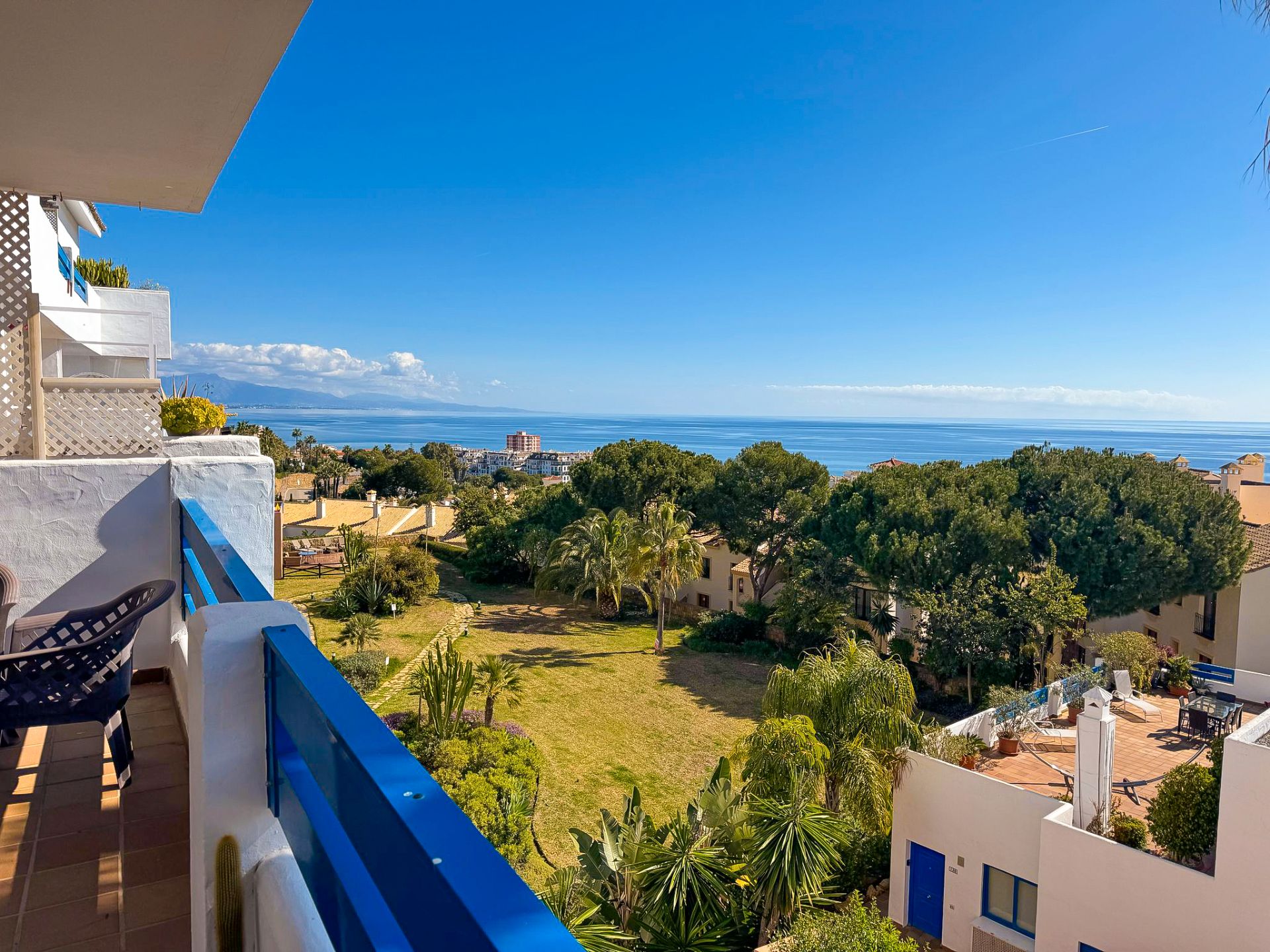 Vista exterior de Apartament en venda en Manilva amb Aire condicionat, Calefacció i Terrassa