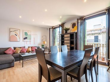 Wohnung mit Balkon zum Verkauf in Carrer ARIBAU