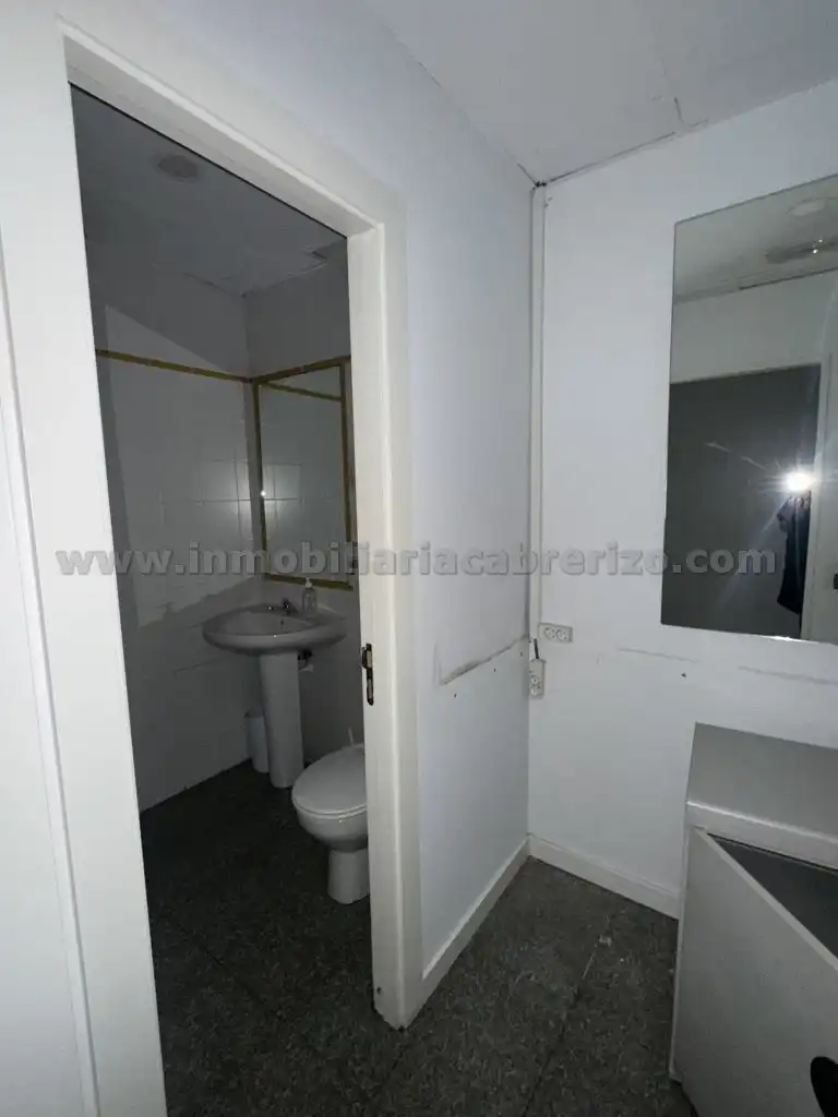 Local comercial de lloguer a Avenida de la Paz, imagen 16