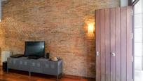 Living room of Flat for sale in  Barcelona Capital  with Air Conditioner, Heating and Parquet flooring