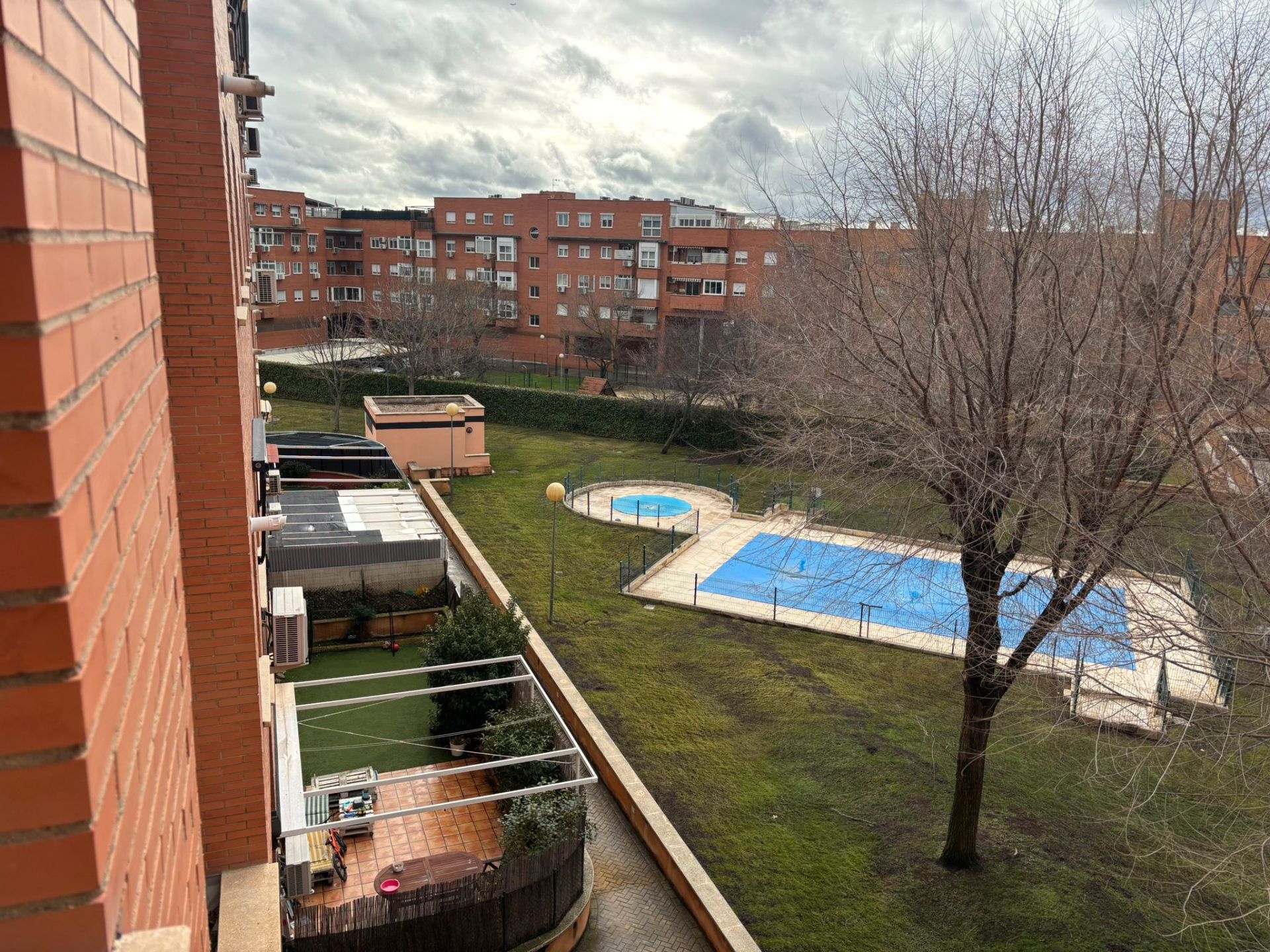 Swimming pool of Flat for rent in Torrejón de Ardoz  with Air Conditioner, Heating and Private garden