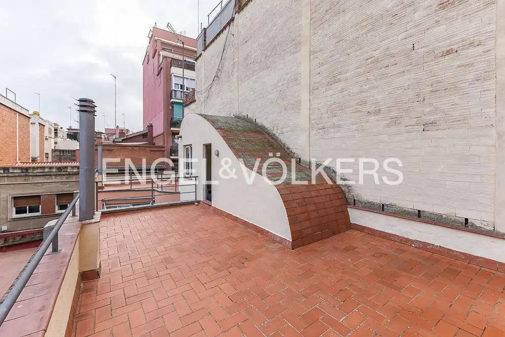 Terrassa de Casa o xalet en venda en L'Hospitalet de Llobregat amb Aire condicionat, Calefacció i Parquet