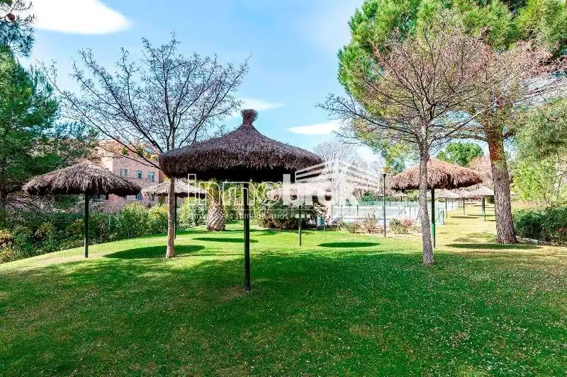 Garten von Dachboden zur Miete in La Moraleja mit Klimaanlage, Heizung und Abstellraum