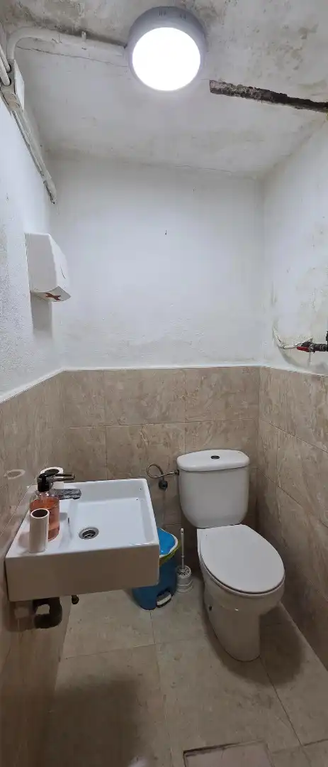 Baño de Local en venta en Valencia con Aire acondicionado