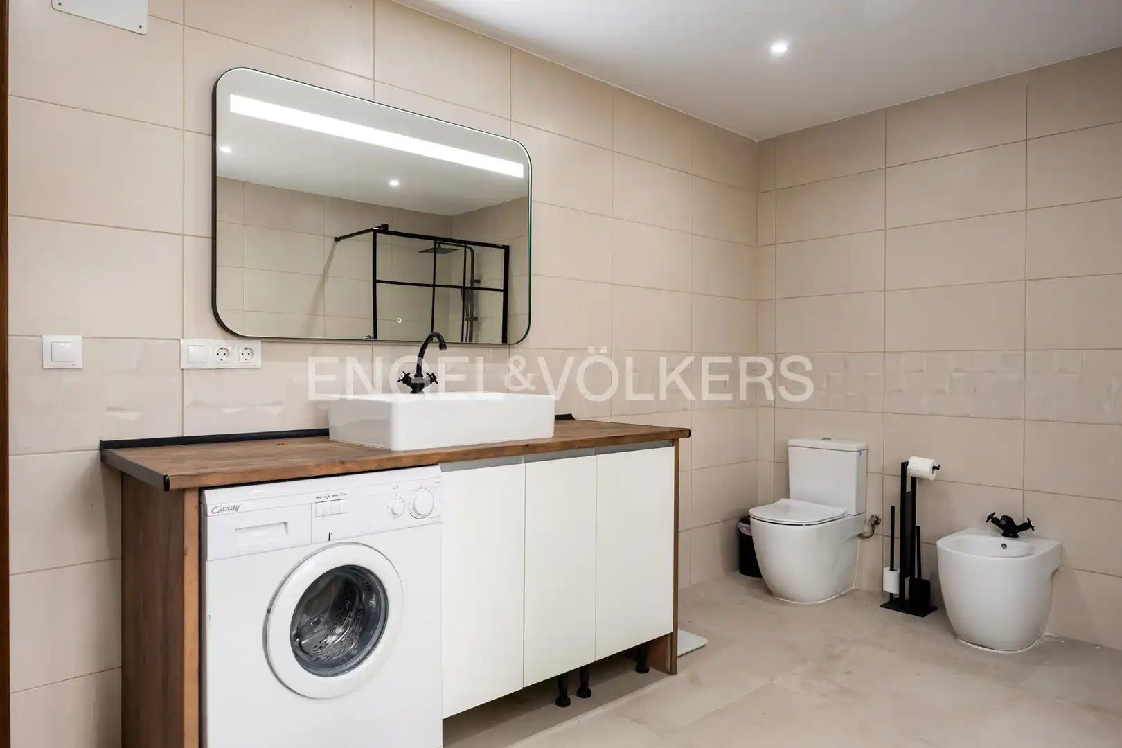Bathroom of Houses for sale in Chiclana de la Frontera  with Air Conditioner, Heating and Private garden