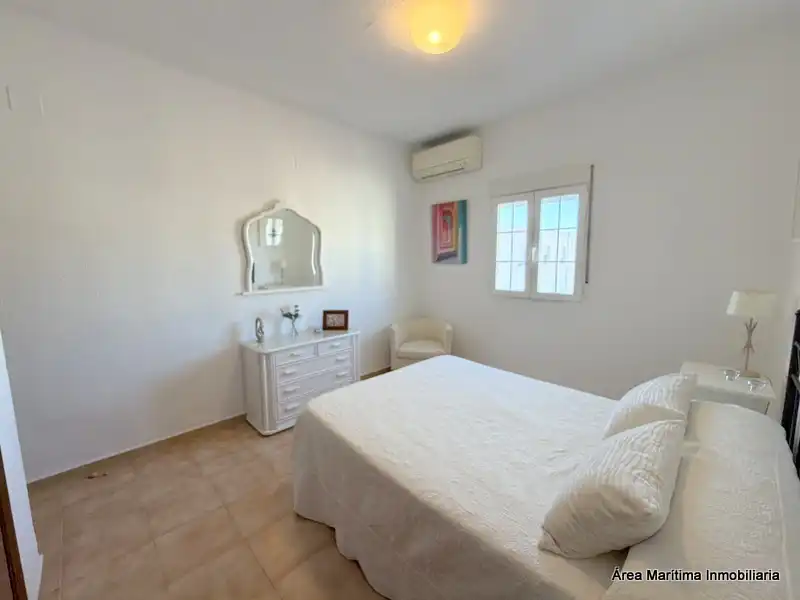 Schlafzimmer von Dachboden zur Miete in Valencia mit Klimaanlage, Heizung und Terrasse
