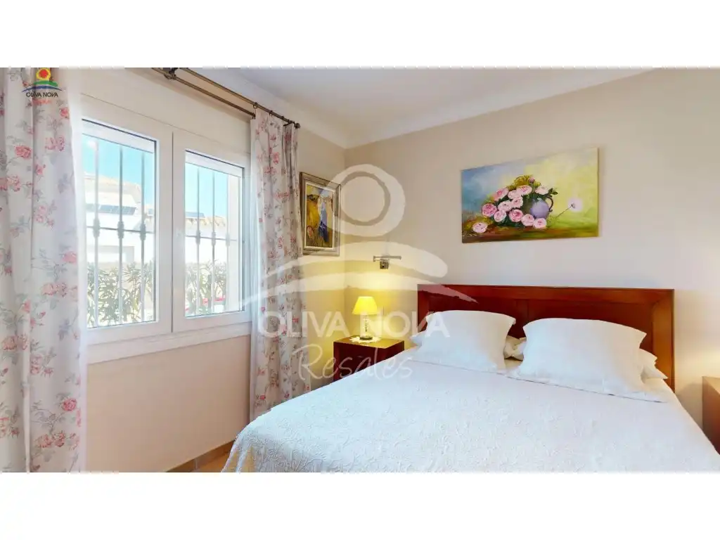 Habitación de Casa o chalet en venta en Oliva con Jardín privado