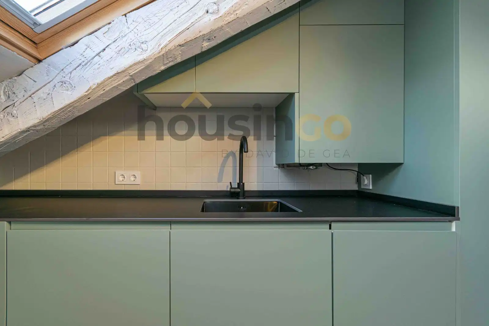 Kitchen of Attic for rent in Madrid  with Air Conditioner, Heating and Parquet flooring