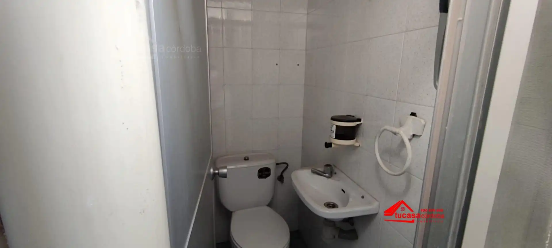 Bathroom of Houses for sale in Córdoba