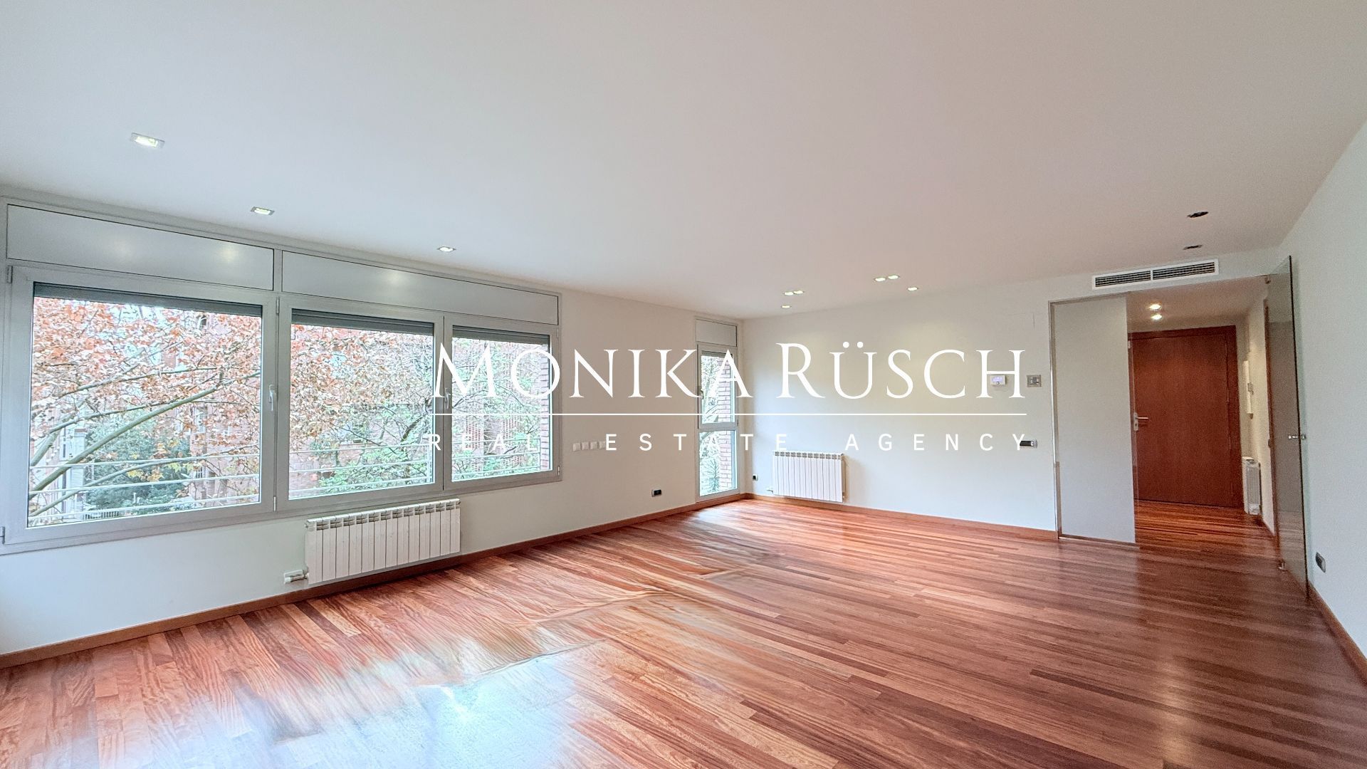 Vista exterior de Pis de lloguer en  Barcelona Capital amb Aire condicionat i Calefacció