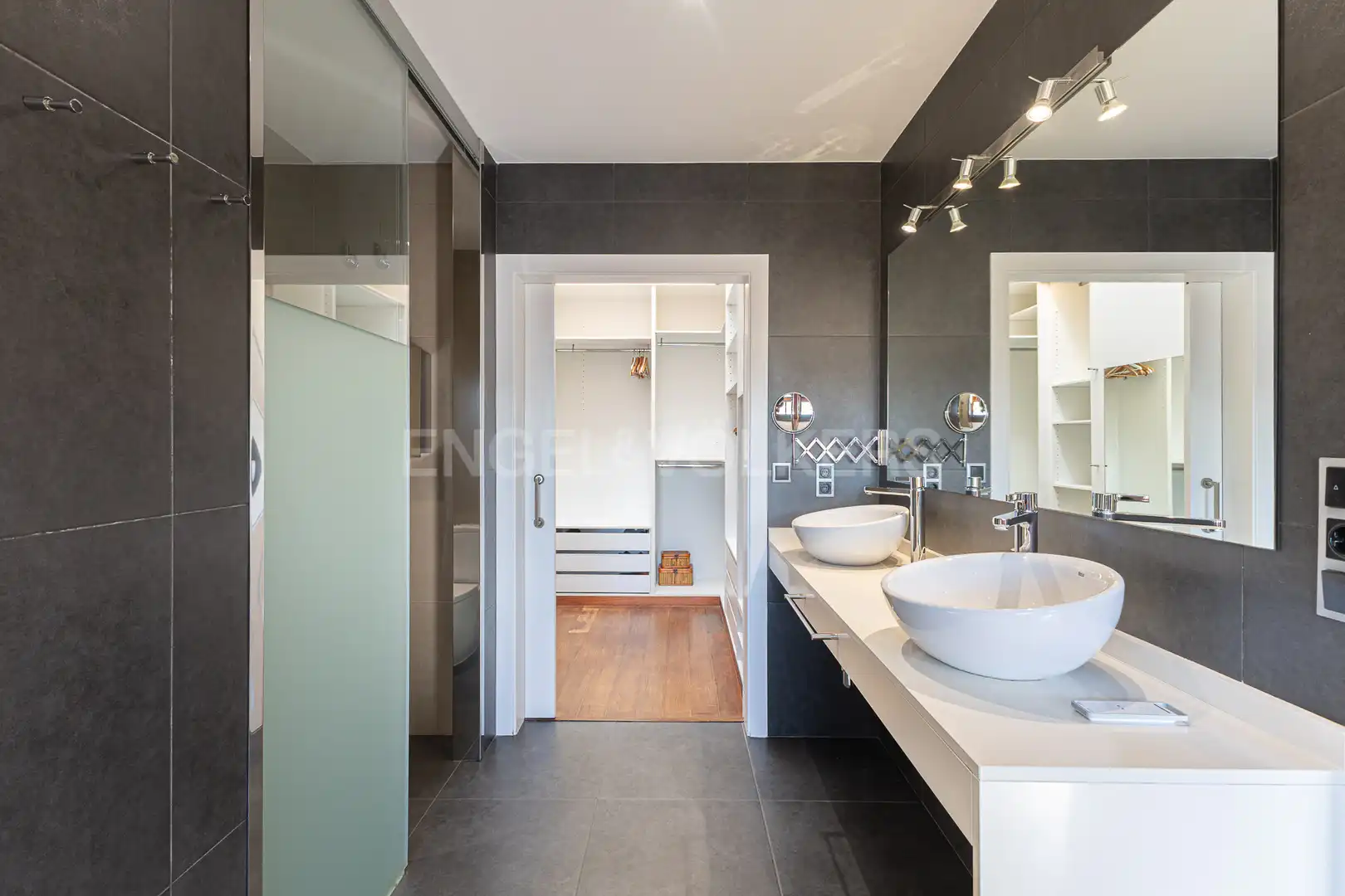 Bathroom of Houses for rent in Barcelona  with Air Conditioner, Heating and Private garden