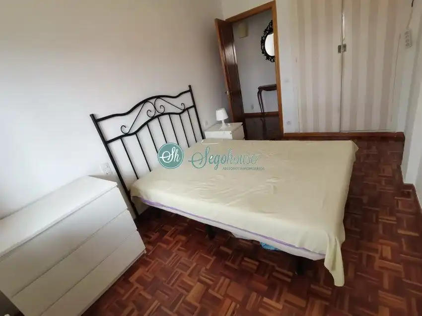 Habitación de Piso en venta en Segovia con Calefacción, Parquet y Terraza