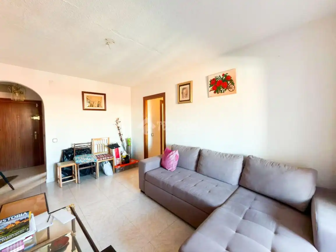 Living room of Flat for sale in Alcalá de Henares