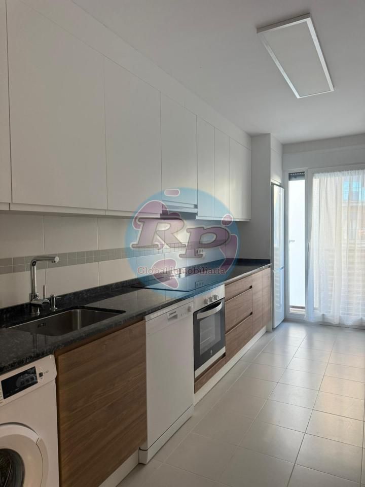 Kitchen of Flat to rent in León Capital   with Heating, Parquet flooring and Terrace