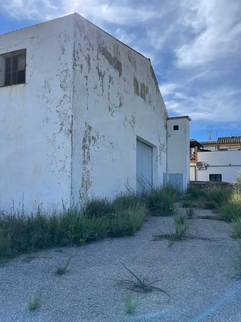 Vista exterior de Nau industrial en venda en Ronda