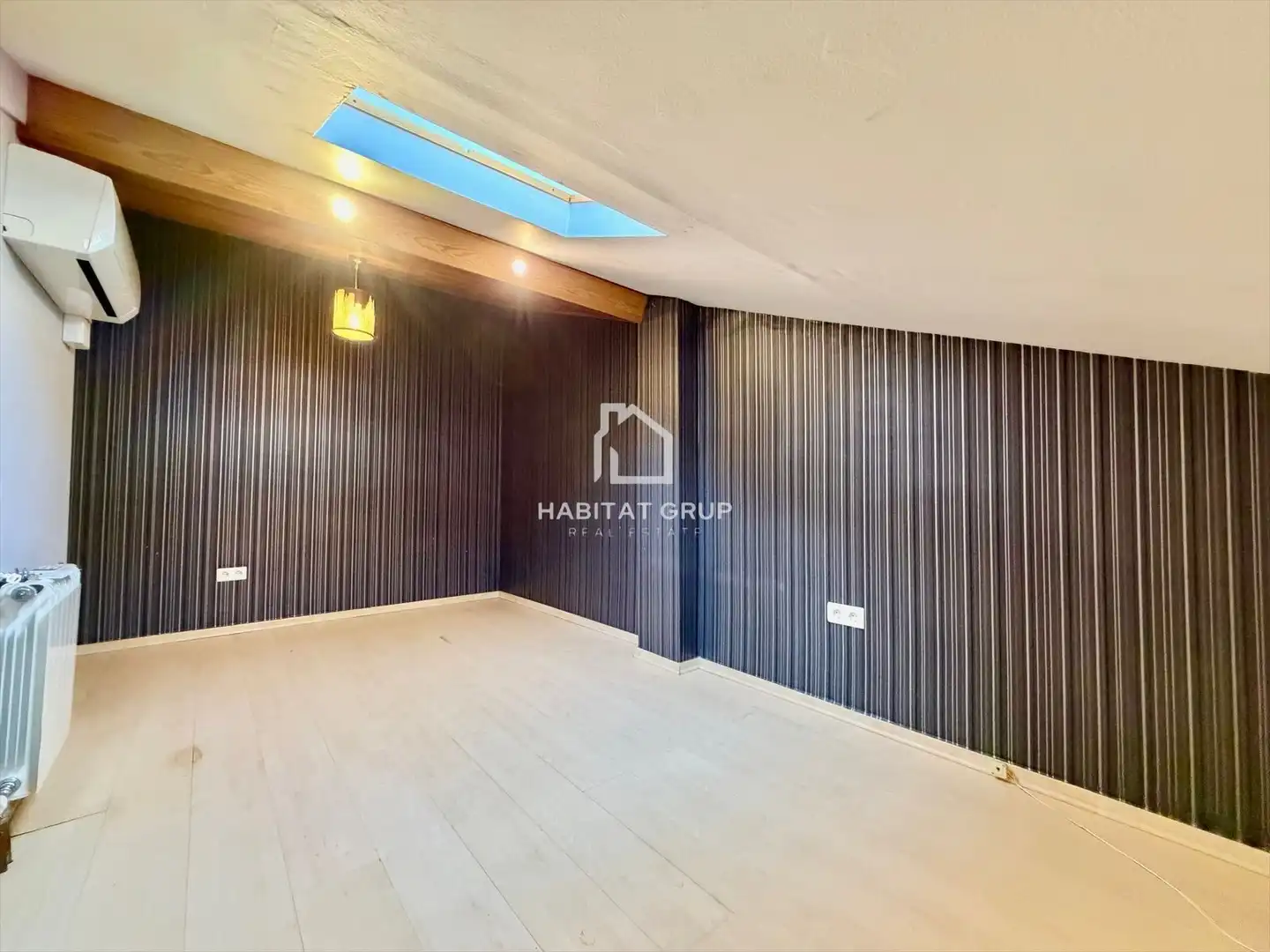 Dúplex en venta en Girona con Aire acondicionado, Calefacción y Terraza