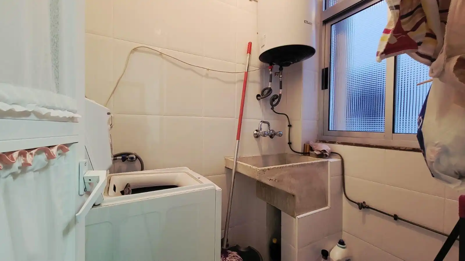 Bathroom of Flat for sale in Almería  with Terrace and Furnished