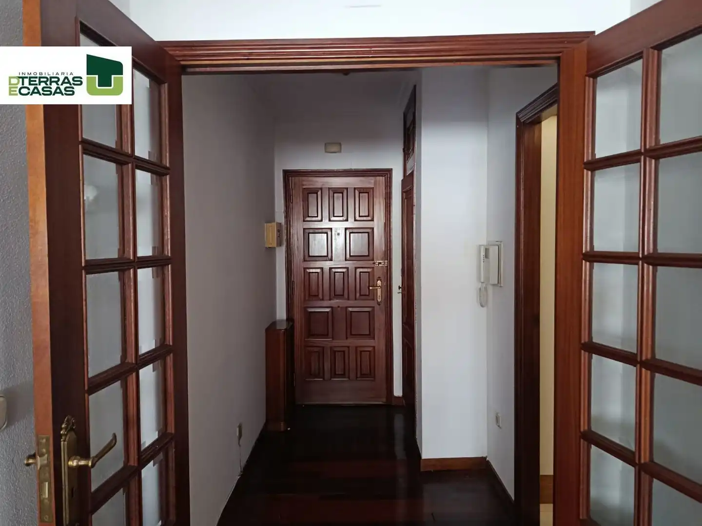 Piso en venta en Pontevedra Capital  con Calefacción, Terraza y Trastero